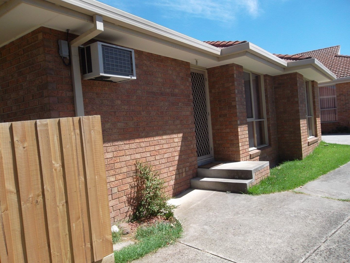 2 bedrooms Apartment / Unit / Flat in 1/39 Myriong Street CLAYTON VIC, 3168