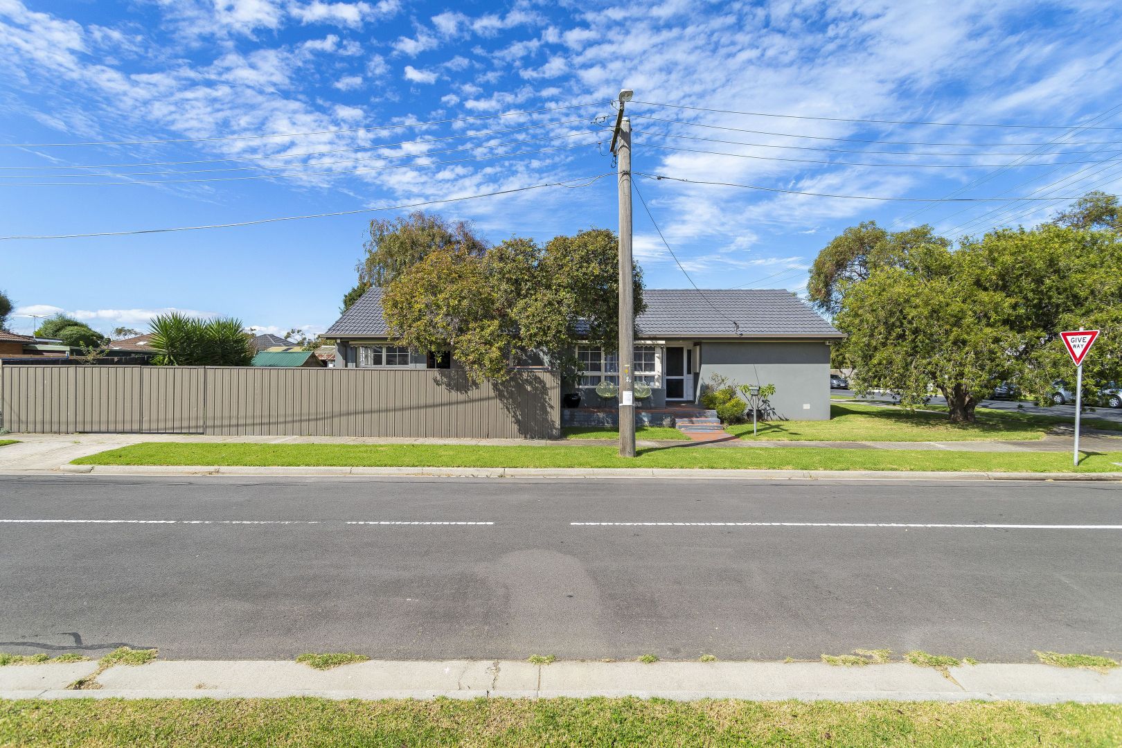 19 Noordenne Avenue, Seaholme VIC 3018, Image 2