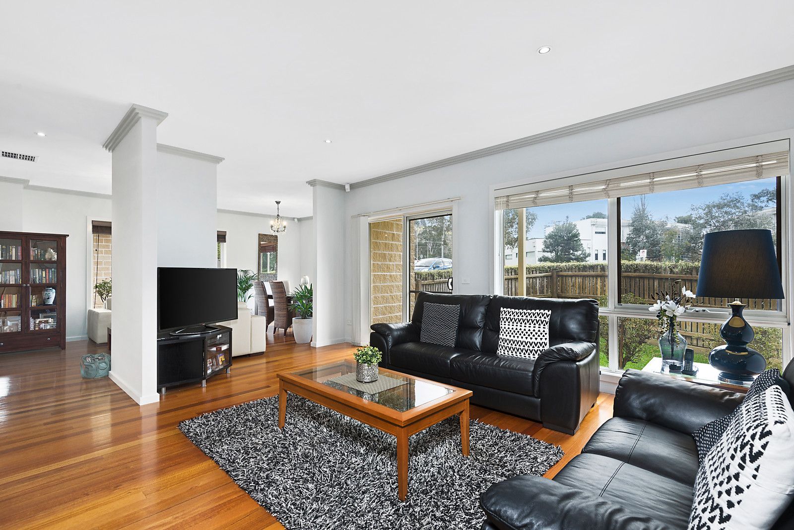 2/4 Lincoln Road, Croydon VIC 3136, Image 2