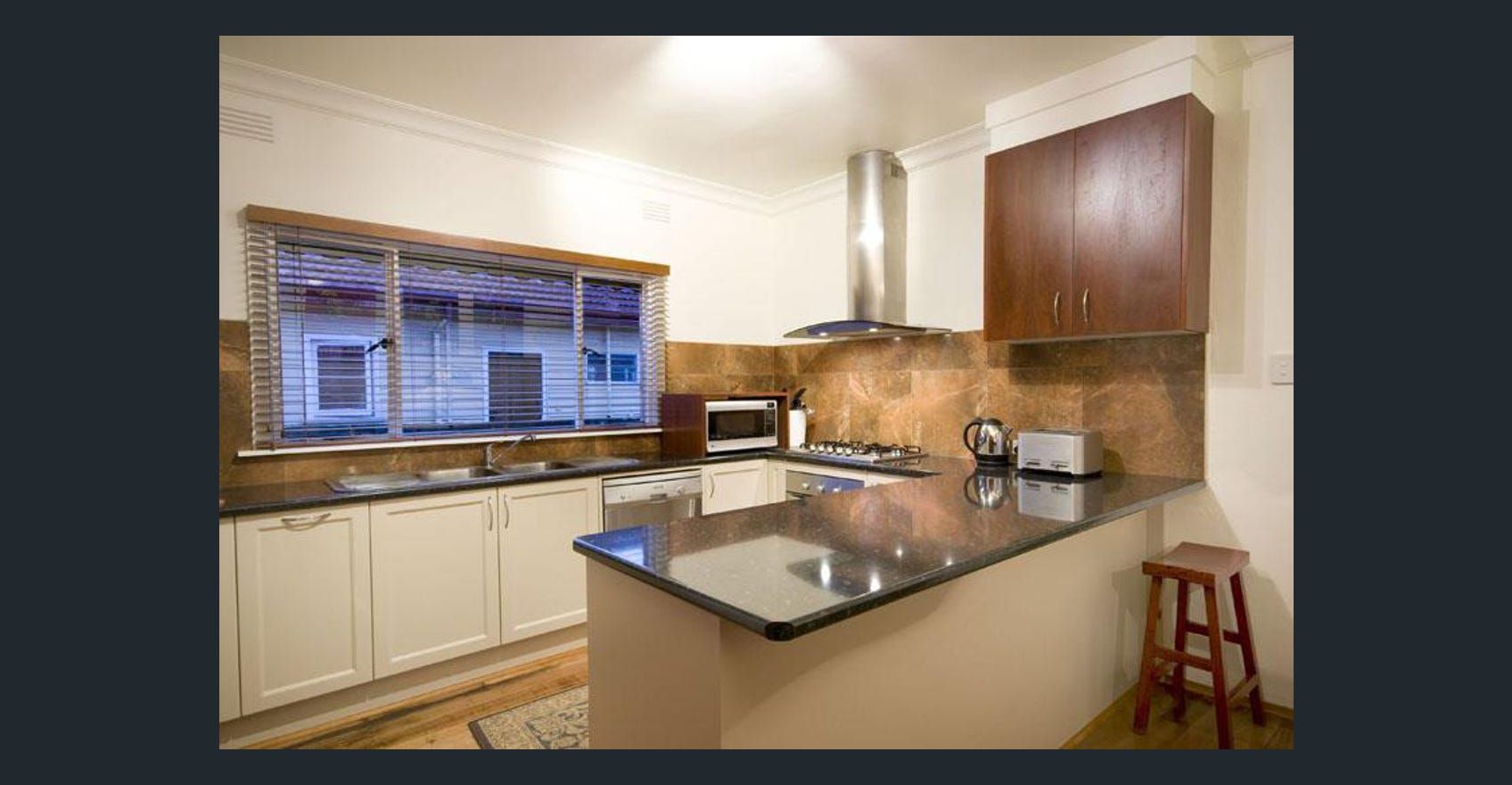4 bedrooms House in 55 Castlewood Street BENTLEIGH EAST VIC, 3165