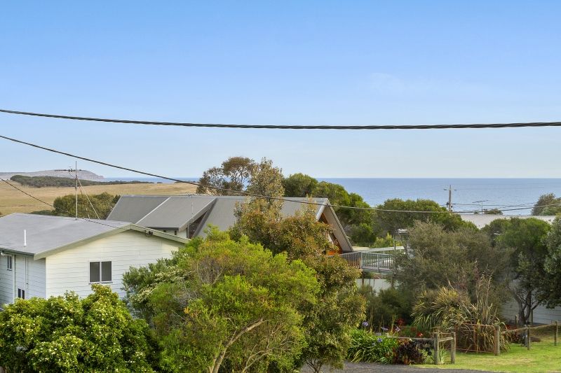 12 Waikiki Crescent, Smiths Beach VIC 3922, Image 2