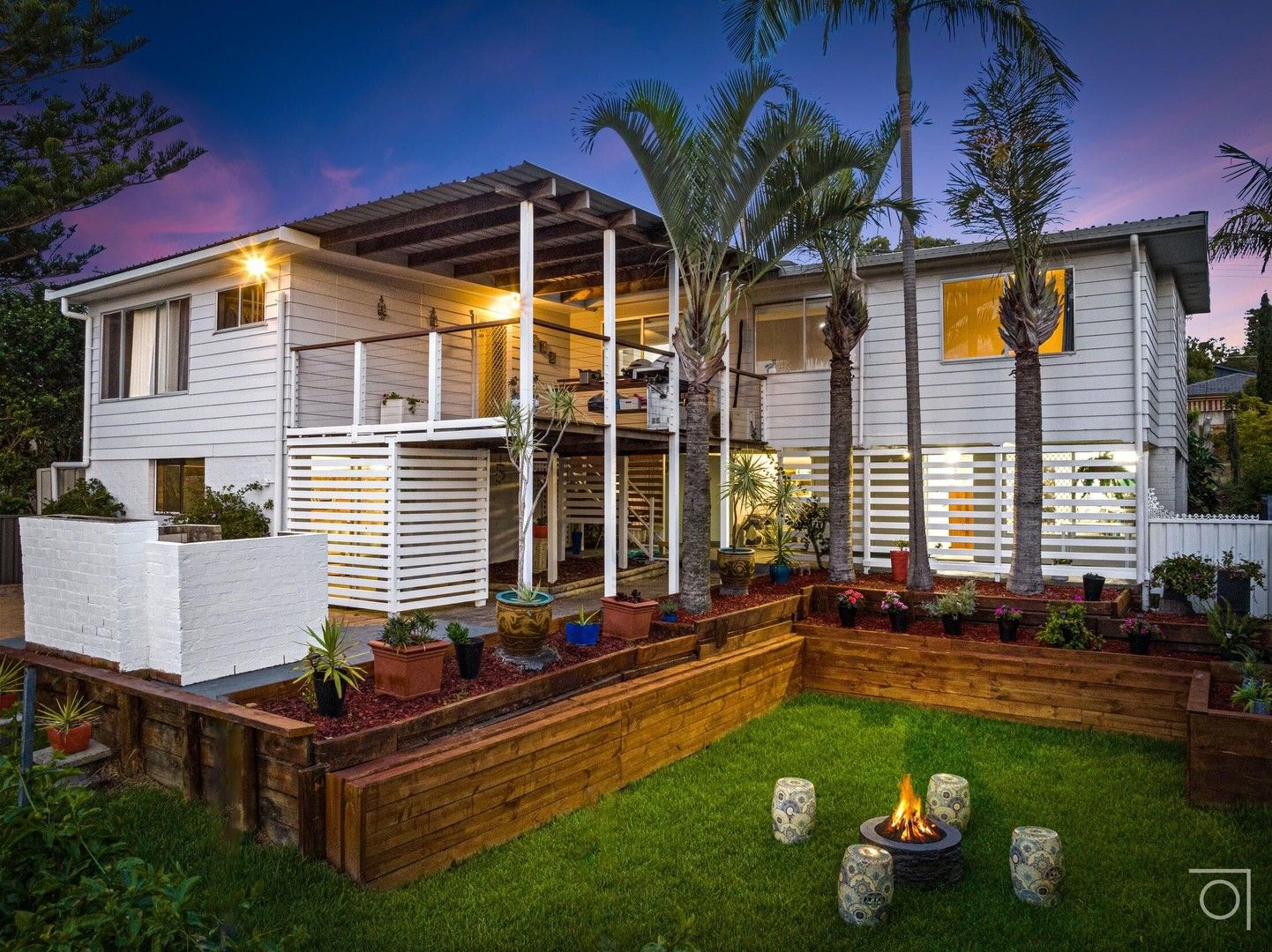 5 bedrooms House in 19 Leonard Avenue SHOAL BAY NSW, 2315