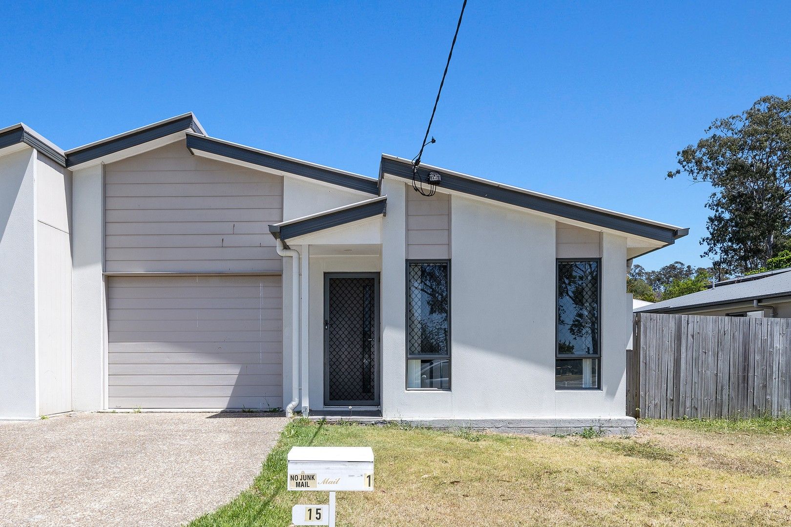 2 bedrooms Townhouse in 2/15 Benwerrin Road LOGANHOLME QLD, 4129