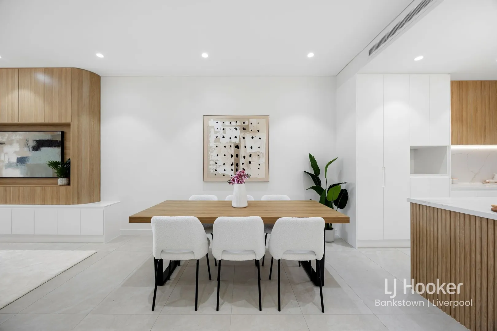 Brand New Designer Living with Space, Style & Entertainer's Appeal – pohled 4