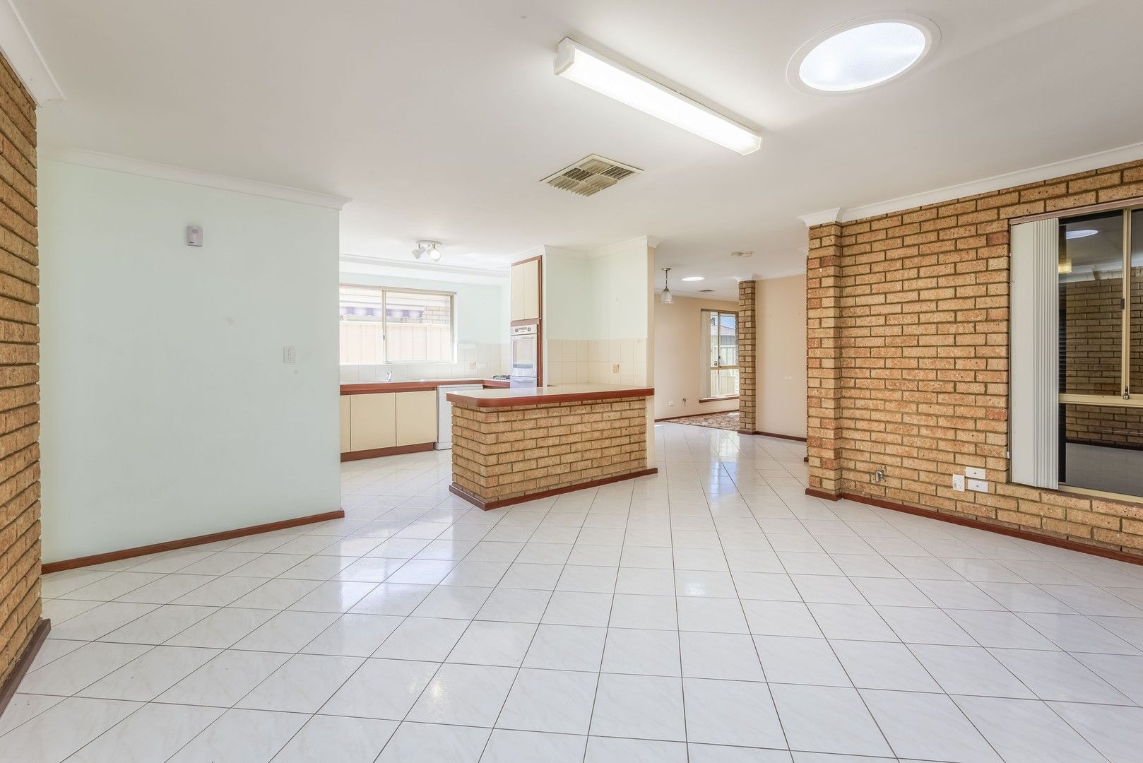 3 bedrooms House in 122A Mallard Way CANNINGTON WA, 6107