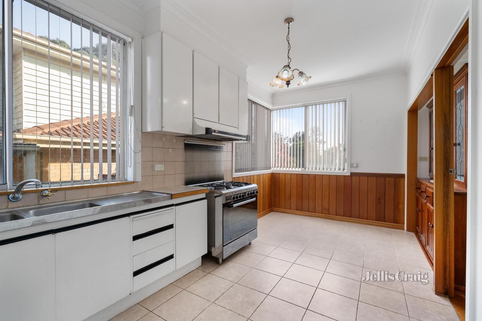 2 Talbot Road, Mount Waverley VIC 3149, Image 2