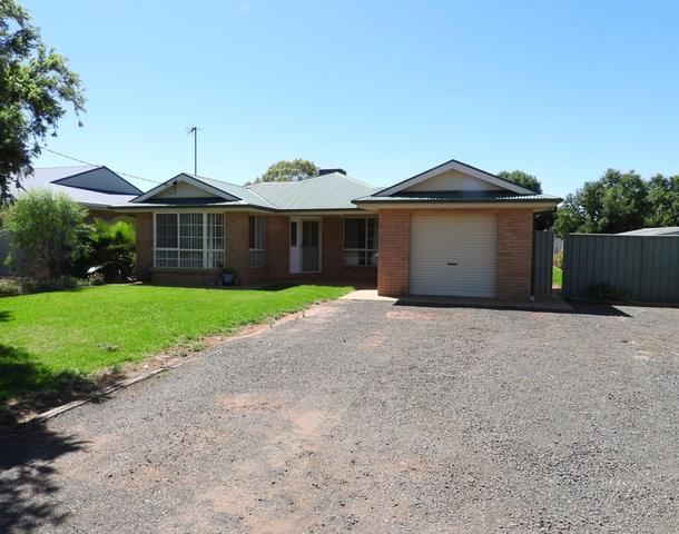 21 Bunyip Street, Goolgowi NSW 2652