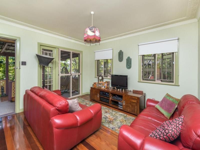 44 Alderley Avenue, ALDERLEY QLD 4051, Image 2