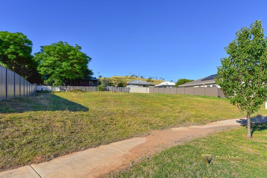 32 Francis Avenue North, Tamworth NSW 2340, Image 1