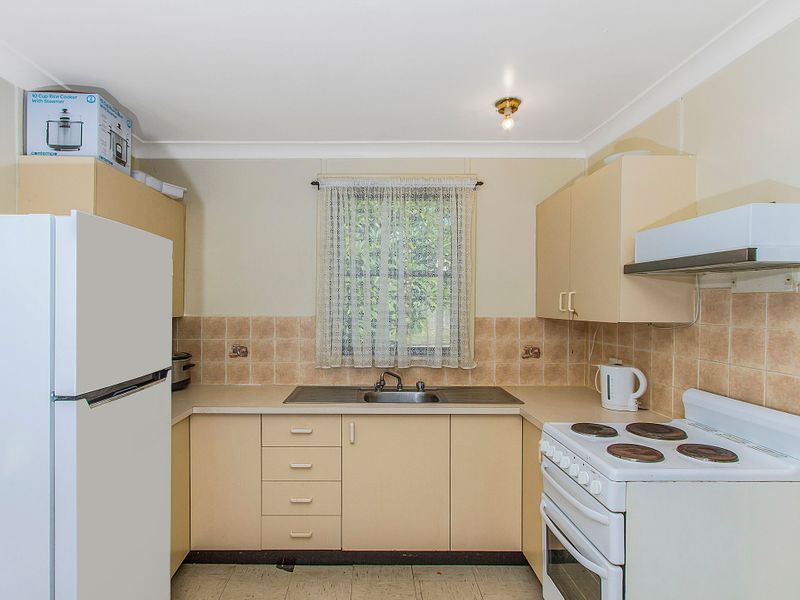 4 Cary Crescent, Springfield NSW 2250, Image 2