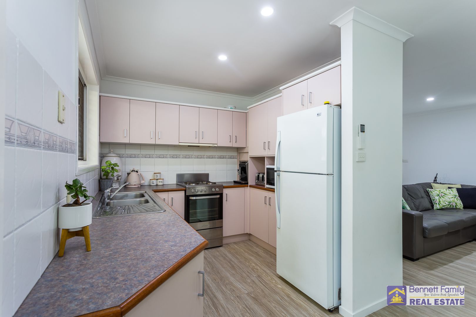 4 Wisteria Court, Victoria Point QLD 4165, Image 2