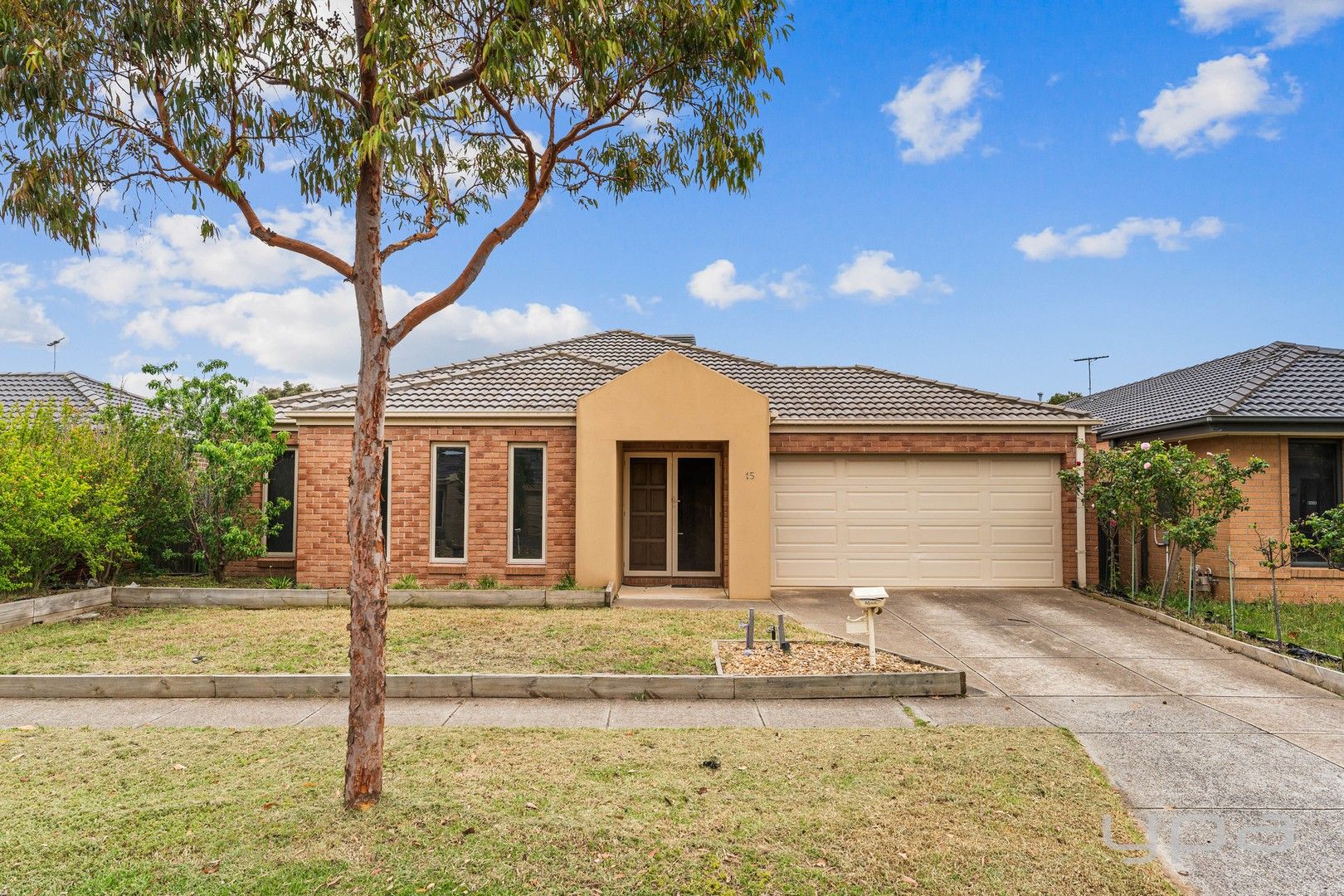 4 bedrooms House in 15 Cardinia Grove MANOR LAKES VIC, 3024