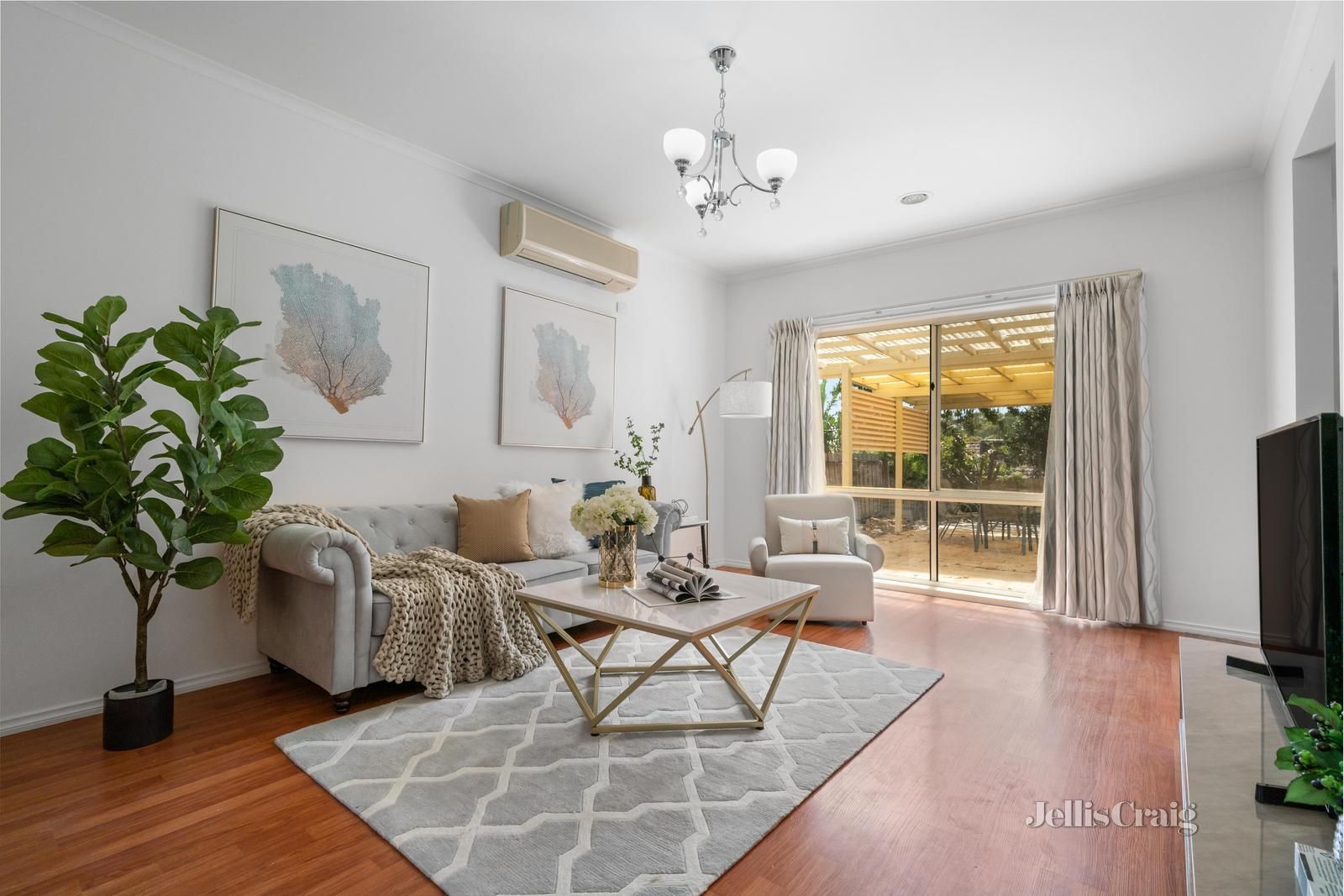 4 bedrooms Townhouse in 5 St Claire Walk DONCASTER EAST VIC, 3109