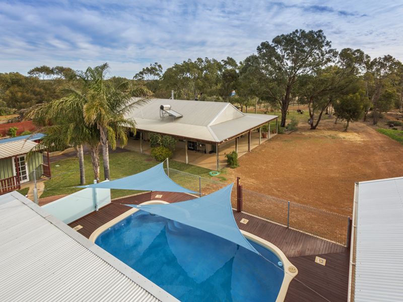 4 Ridgeway Close, Moresby WA 6530, Image 1