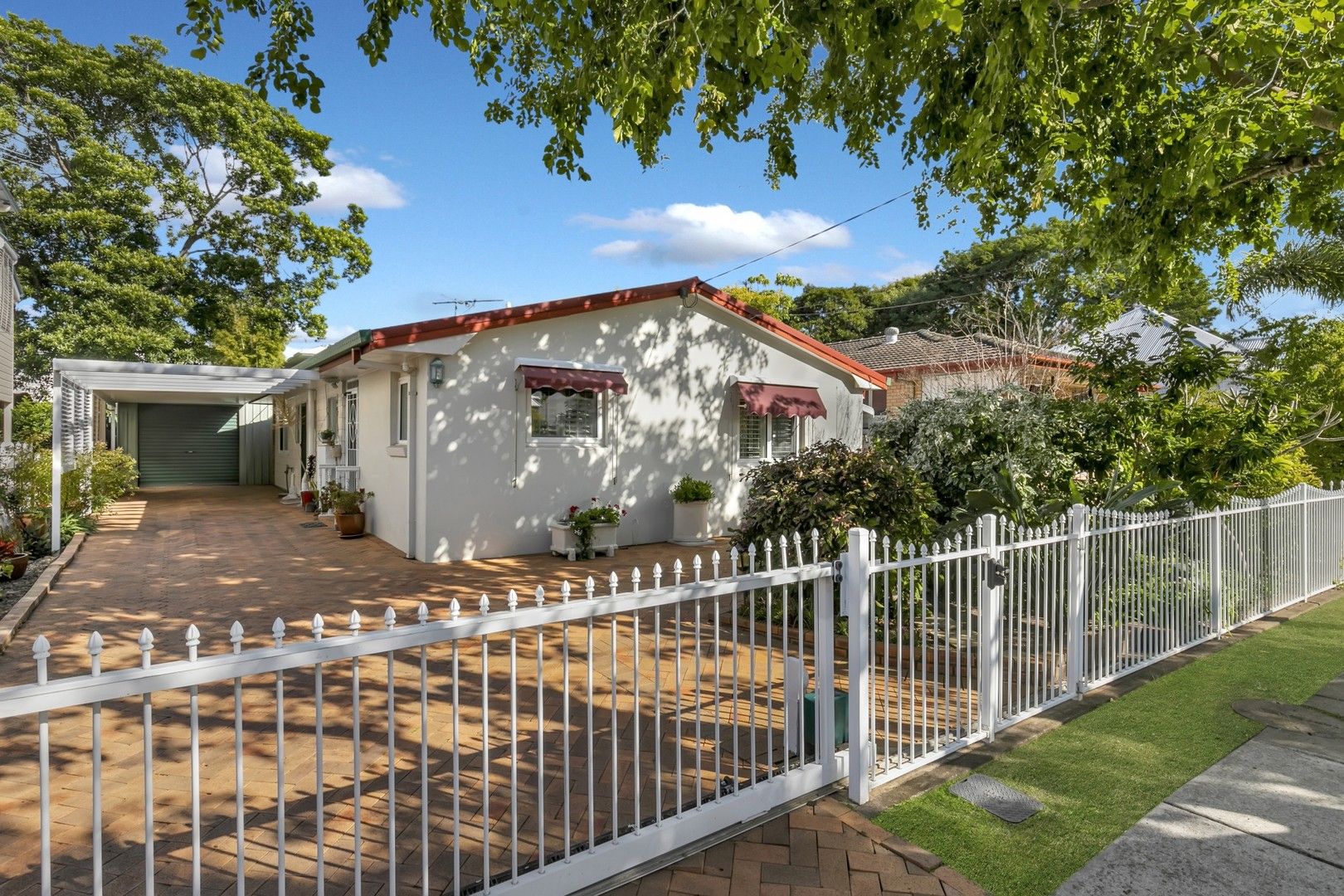 3 bedrooms House in 19 Borden Street SHERWOOD QLD, 4075
