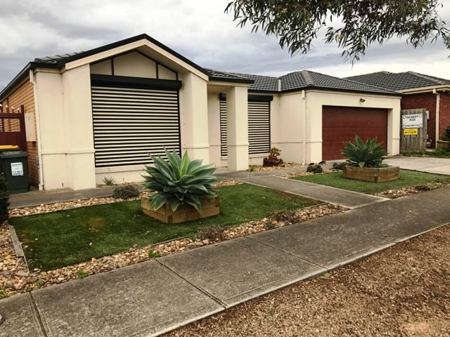 3 bedrooms House in 21 Highfield Road CAIRNLEA VIC, 3023