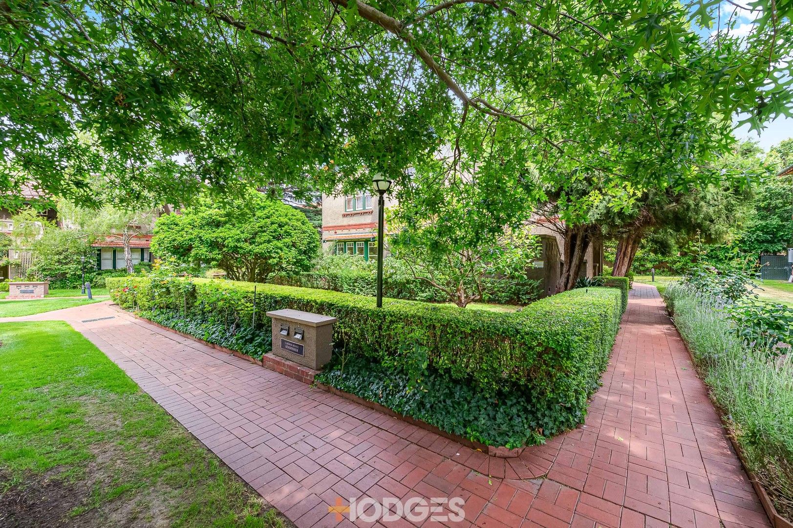 3 bedrooms Apartment / Unit / Flat in 1/4 Ardoch Avenue ST KILDA EAST VIC, 3183