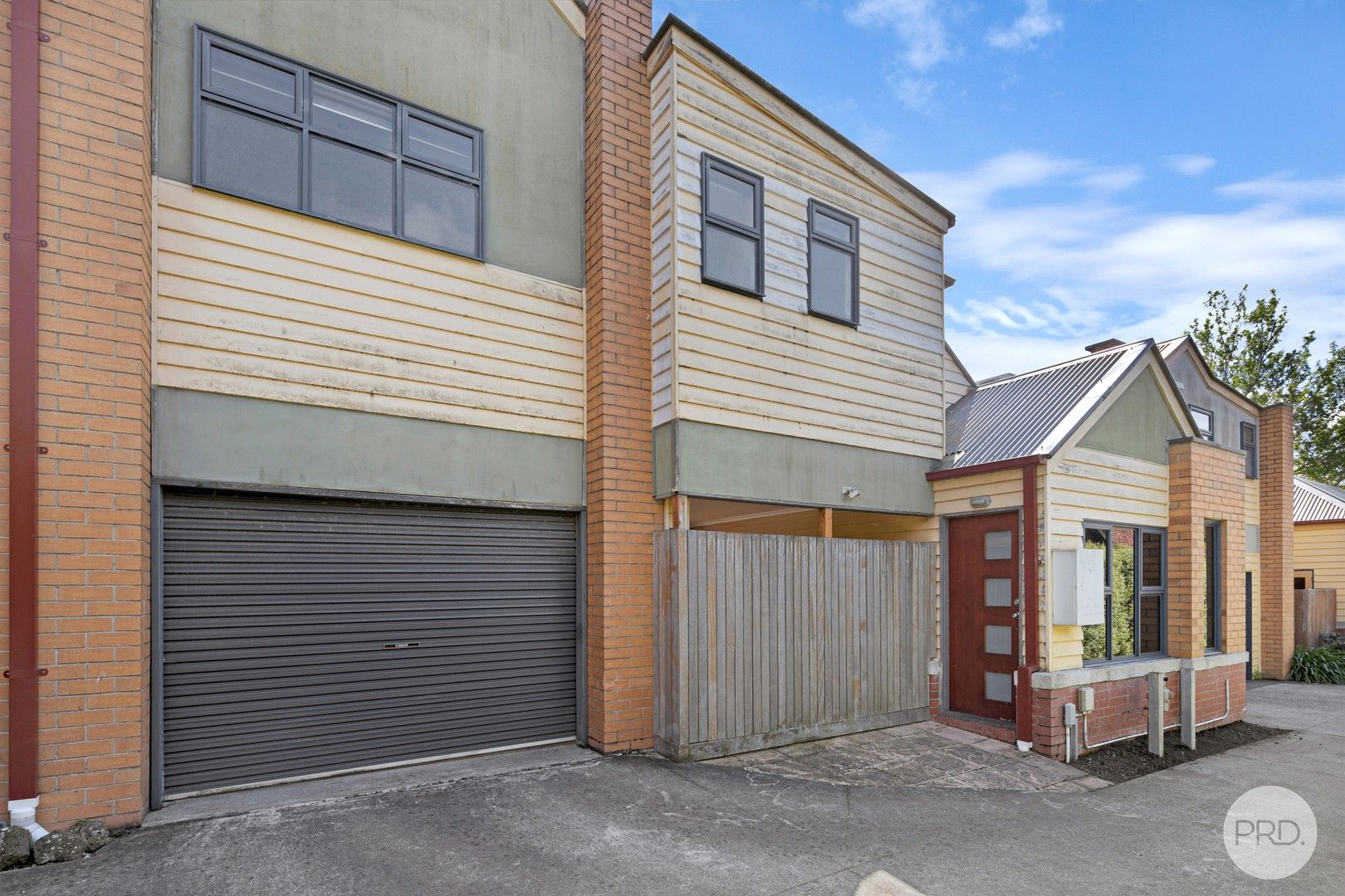 2 bedrooms Apartment / Unit / Flat in 2/204 Drummond Street South BALLARAT CENTRAL VIC, 3350