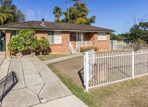 18 Lilley Street, St Clair NSW 2759