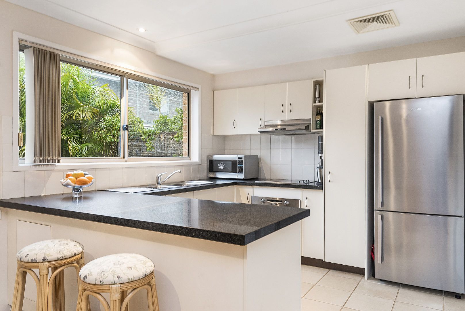 2/2 Golf Avenue, Mona Vale NSW 2103, Image 2