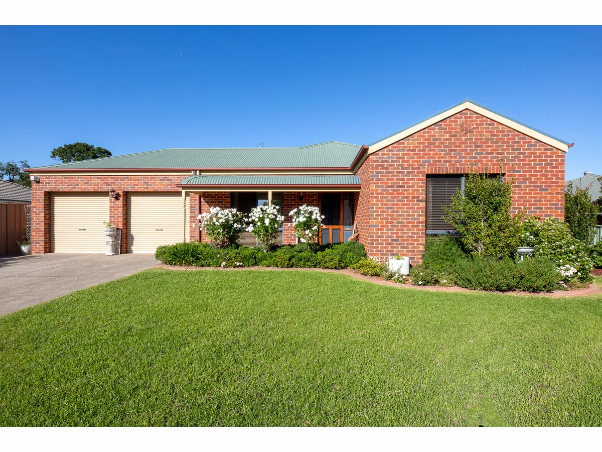 Primary image of 27 McDiarmid Place, Glenroy NSW 2640