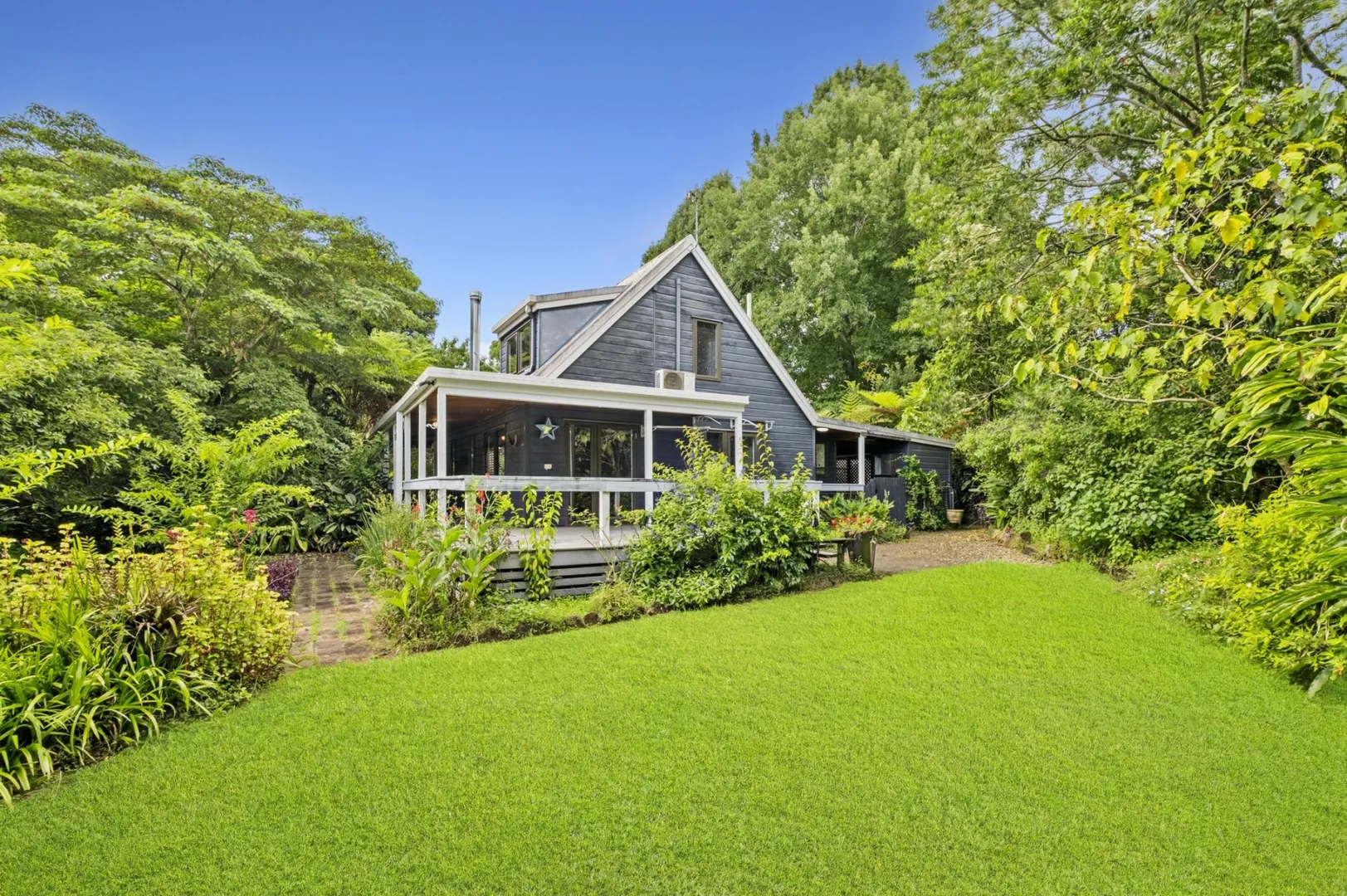 BEAUTIFUL CHARACTER HOME AND TINY HOME ON MOUNTAIN VIEW ROAD - View 5