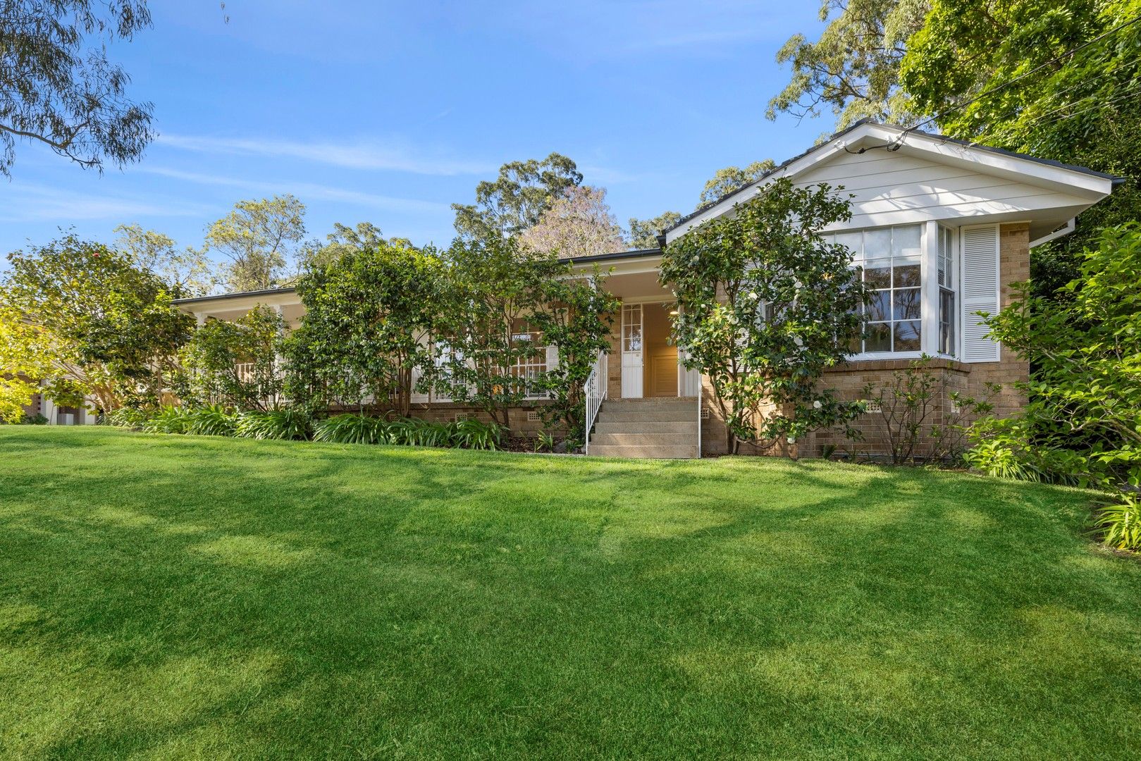 4 bedrooms House in 1 Tintagel Place TURRAMURRA NSW, 2074