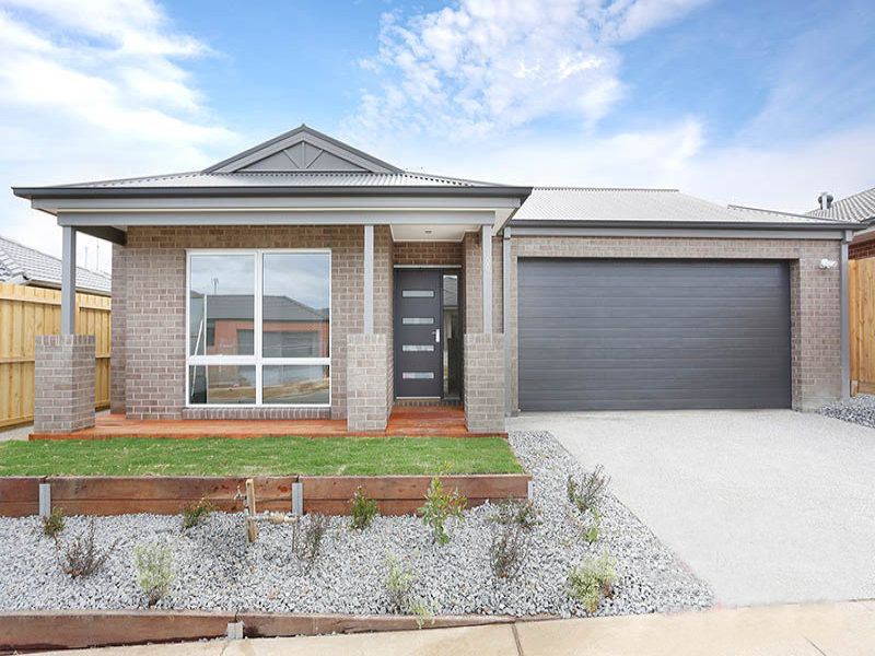 4 bedrooms House in 8 Bollinger Way WAURN PONDS VIC, 3216