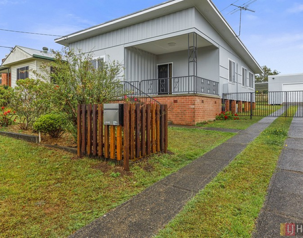 16 Elrington Avenue, West Kempsey NSW 2440