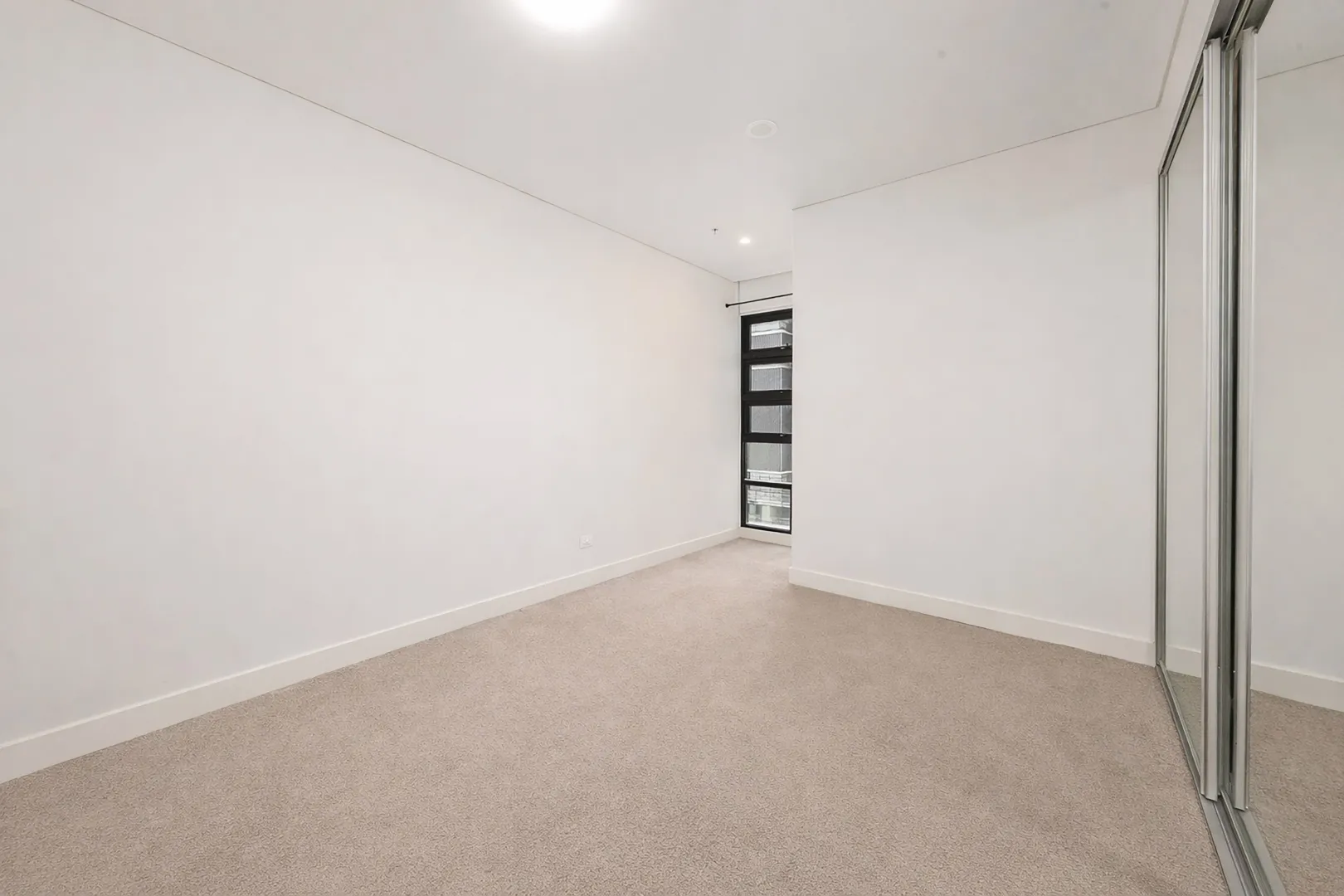 Apartment in Sydney, Wentworth Point - View 5