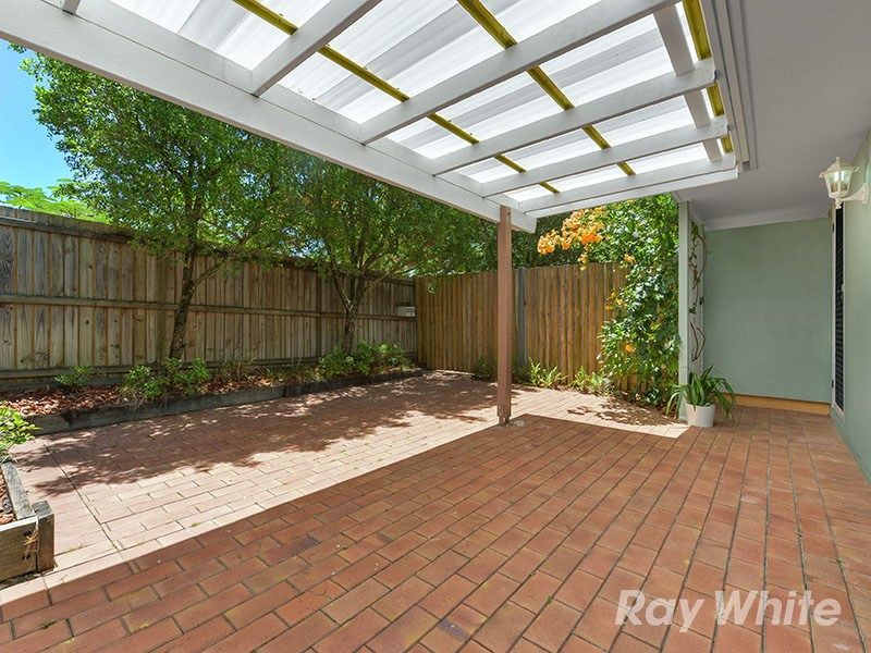 32 Huxley Avenue, ALDERLEY QLD 4051, Image 2