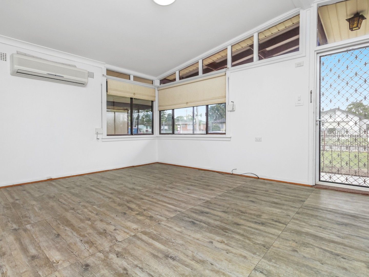 3 bedrooms House in 77 Manila Road LETHBRIDGE PARK NSW, 2770