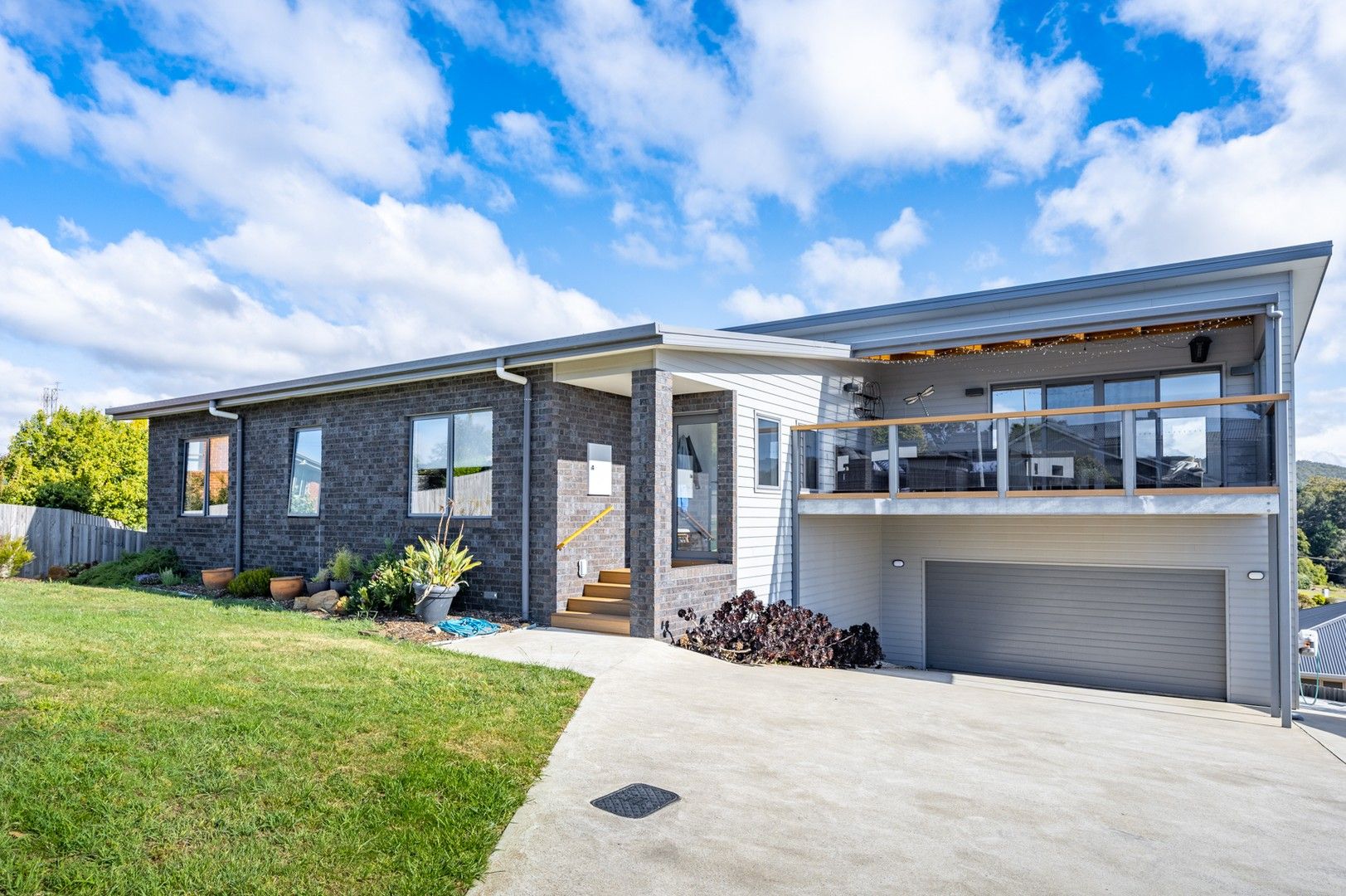 1 Tomarah Crescent, Devonport TAS 7310, Image 0