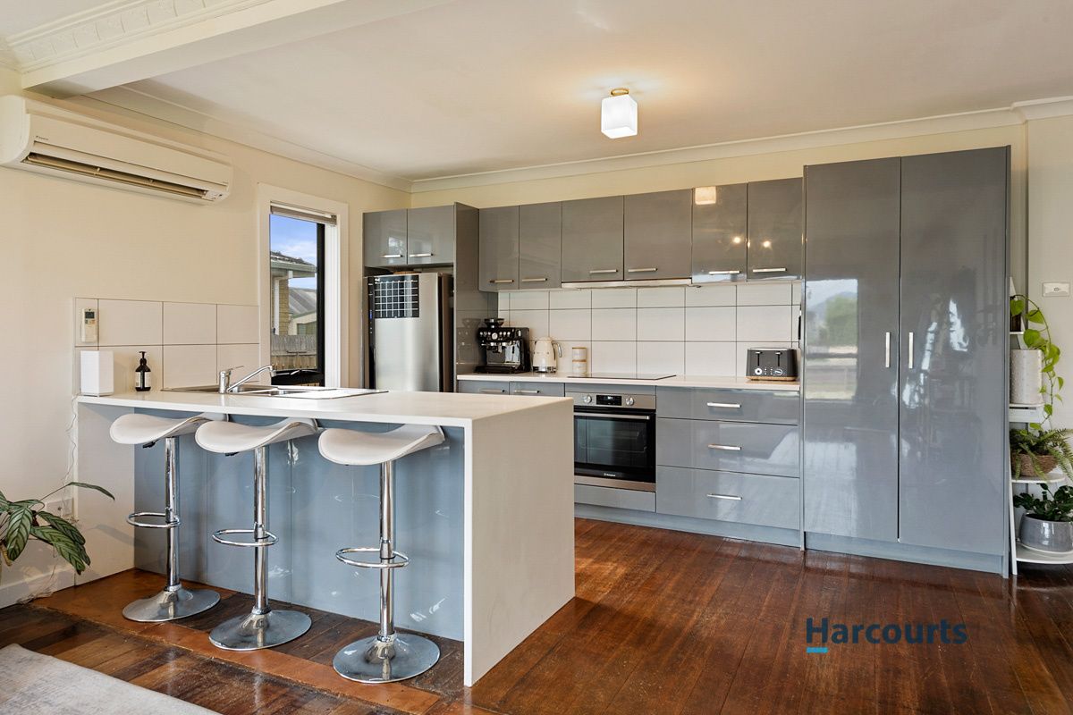 37 Lovett Street, Ulverstone TAS 7315, Image 2