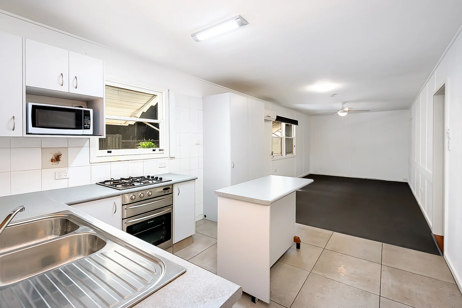 Additional image 8 of 40B Hillcrest Avenue, Miami QLD 4220