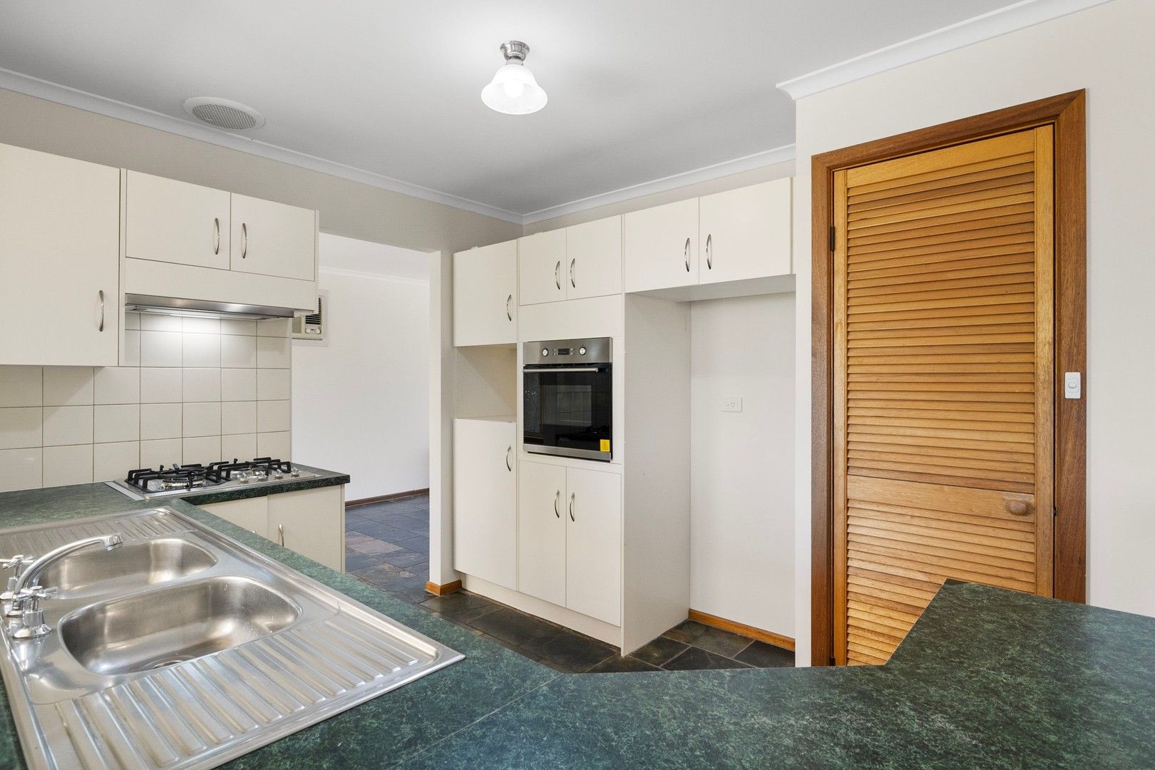 3 bedrooms House in 8 BOSUNS WAY SEAFORD RISE SA, 5169