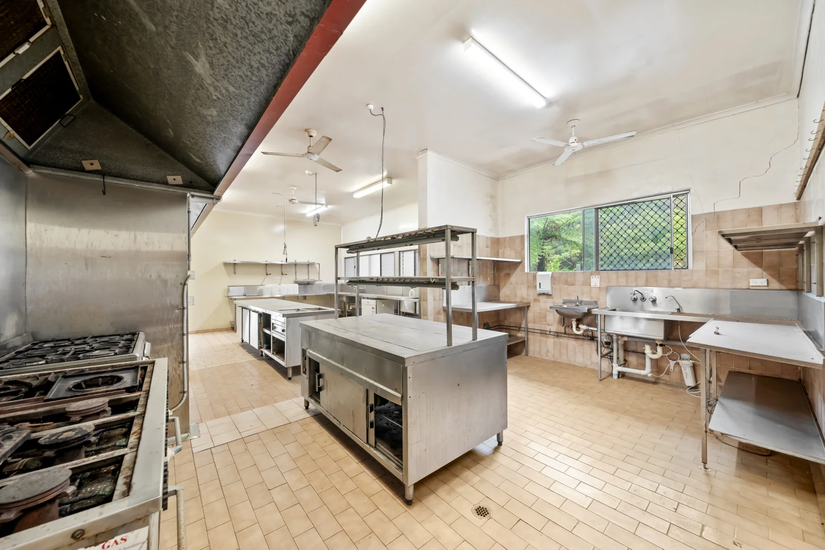 Additional image 16 of 139 Clagiraba Road, Clagiraba QLD 4211