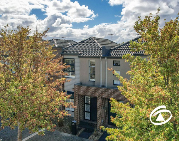 22 Stonebridge Lane, Pakenham VIC 3810