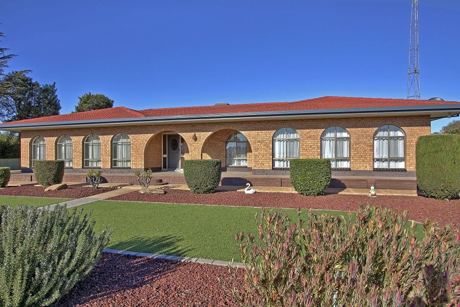 696 Old Sturt Highway, Glossop SA 5344, Image 1