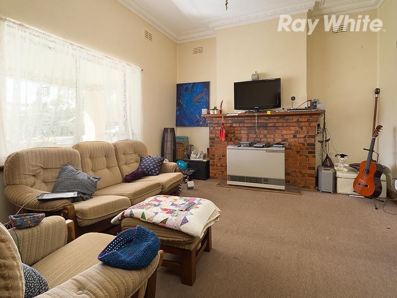 2 Reid Street, CHILTERN VIC 3683, Image 2