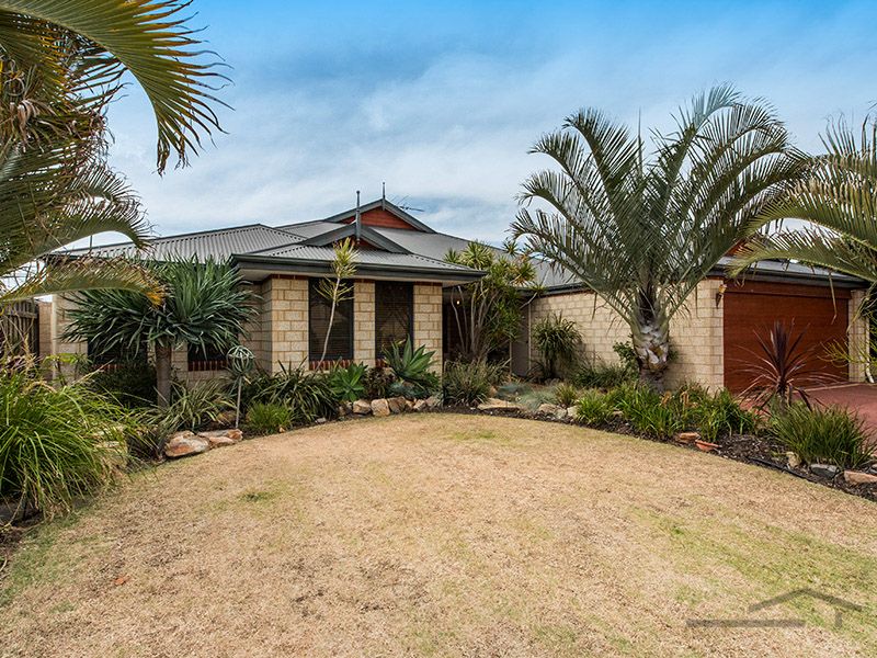 15 Waratah Circle, Halls Head WA 6210, Image 0