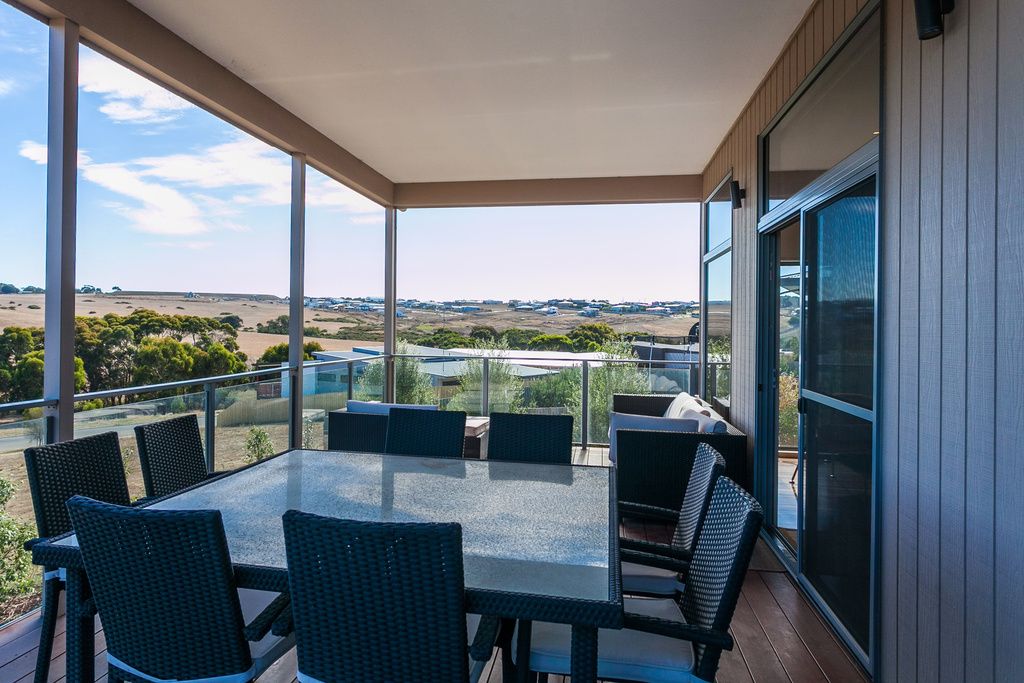 3 bedrooms House in 42 Danawa Drive TORQUAY VIC, 3228
