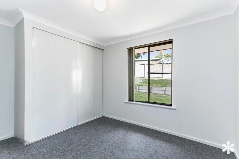 Additional image 15 of 15 Simmons Loop, Parmelia WA 6167