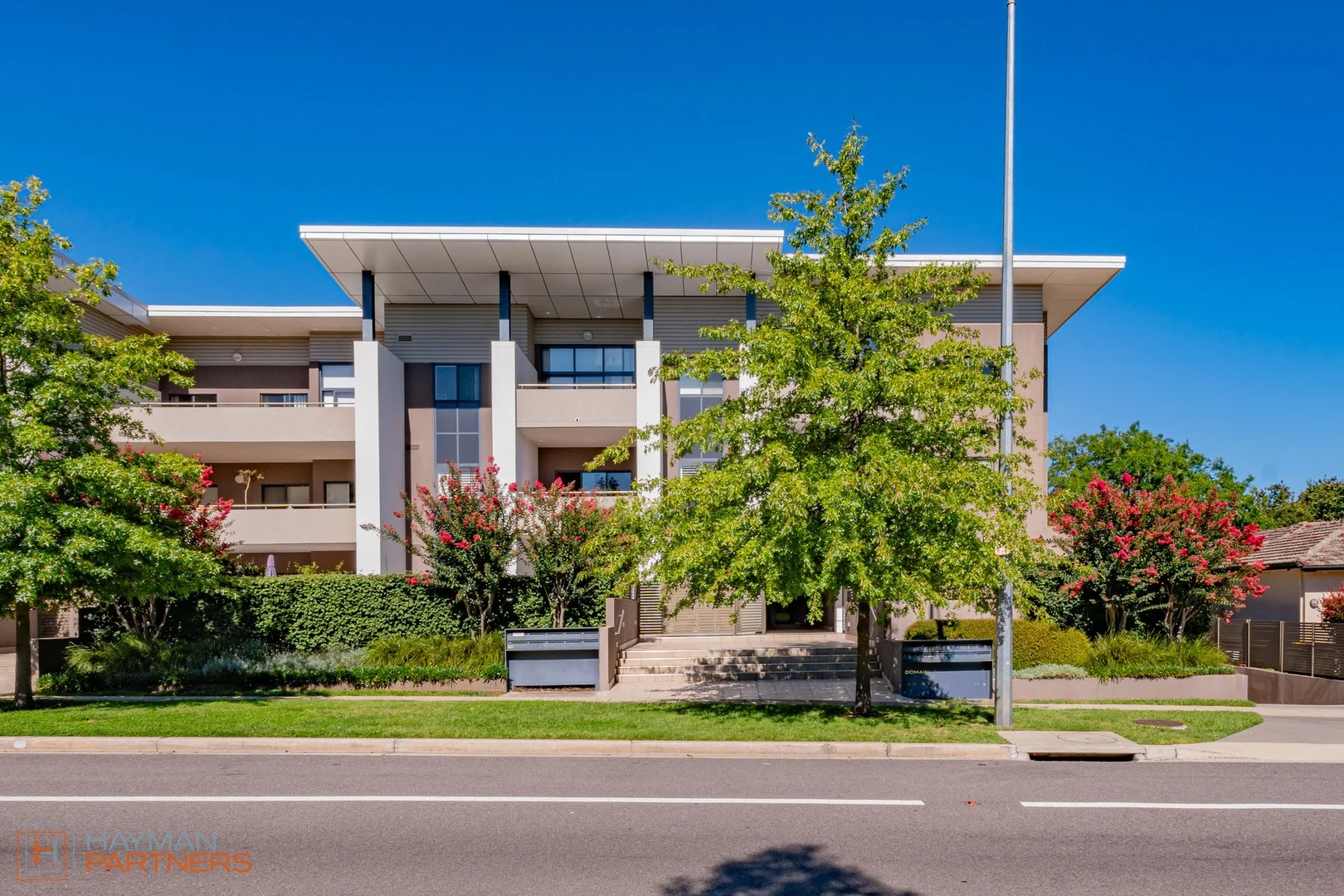 28/29 State Circle, Deakin ACT 2600