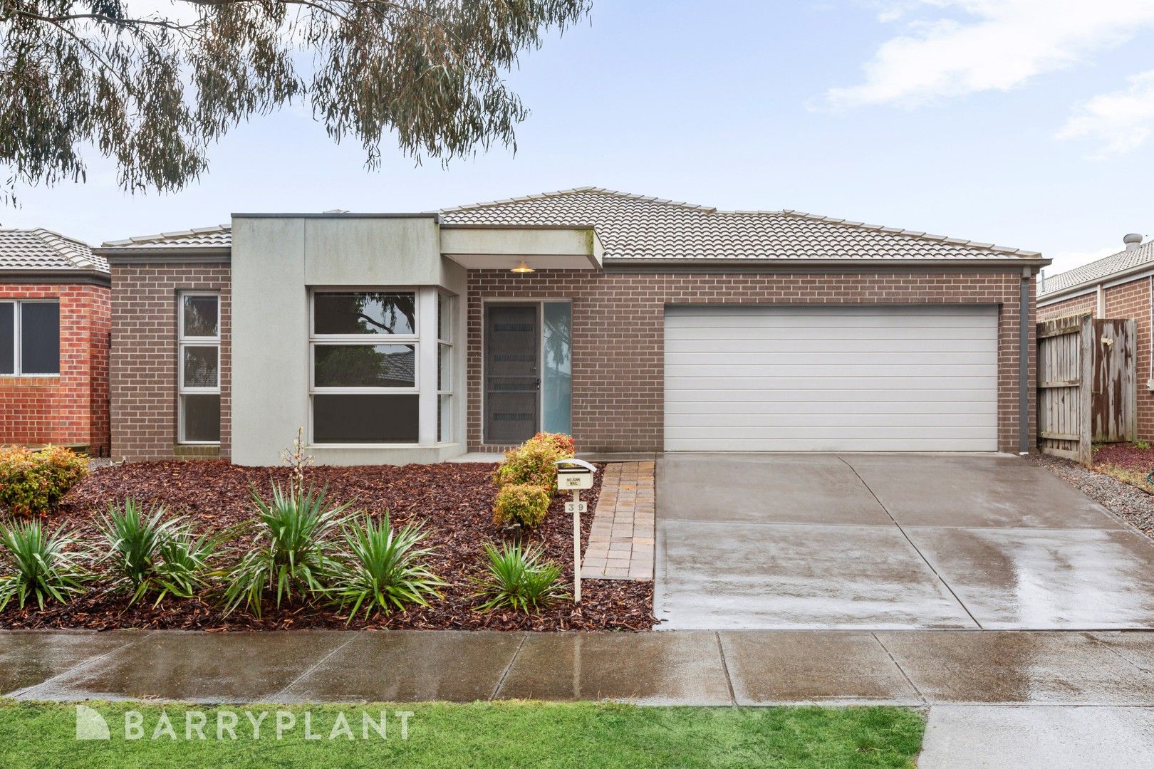 3 bedrooms House in 39 Watergum Way WALLAN VIC, 3756