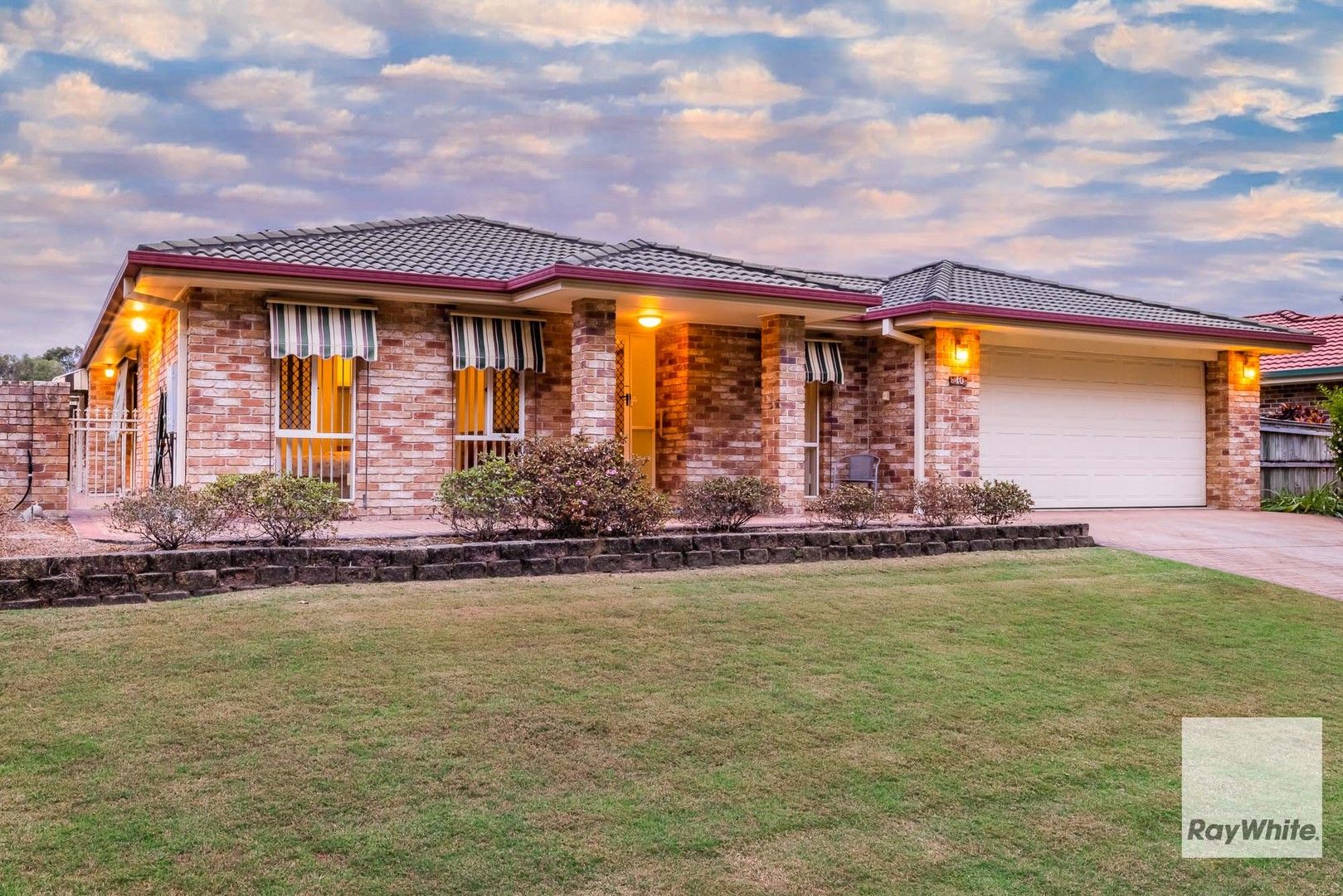 4 bedrooms House in 40 Marjorie Buckler Avenue REDLAND BAY QLD, 4165