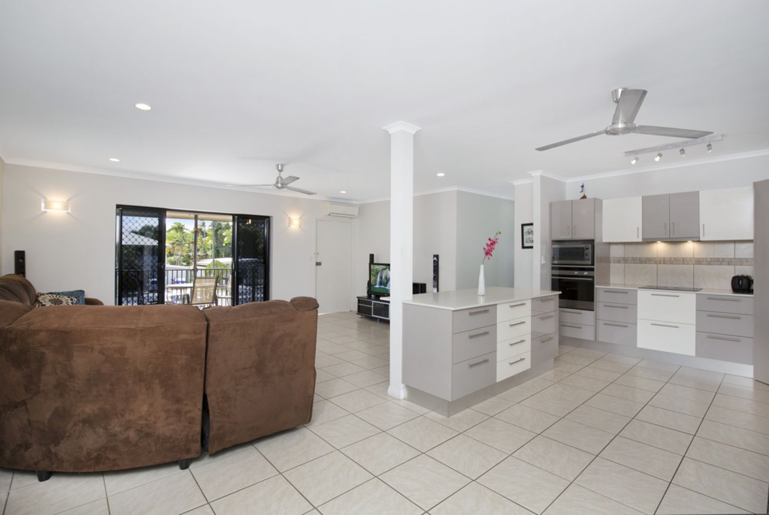 285 Aumuller Street, Westcourt QLD 4870, Image 2