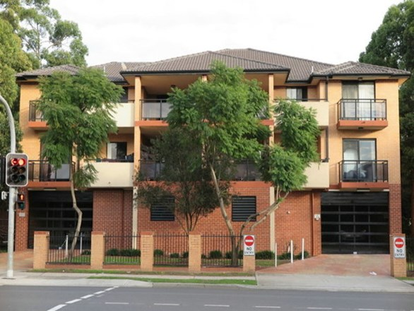 8/4-6 Treves Street, Merrylands NSW 2160