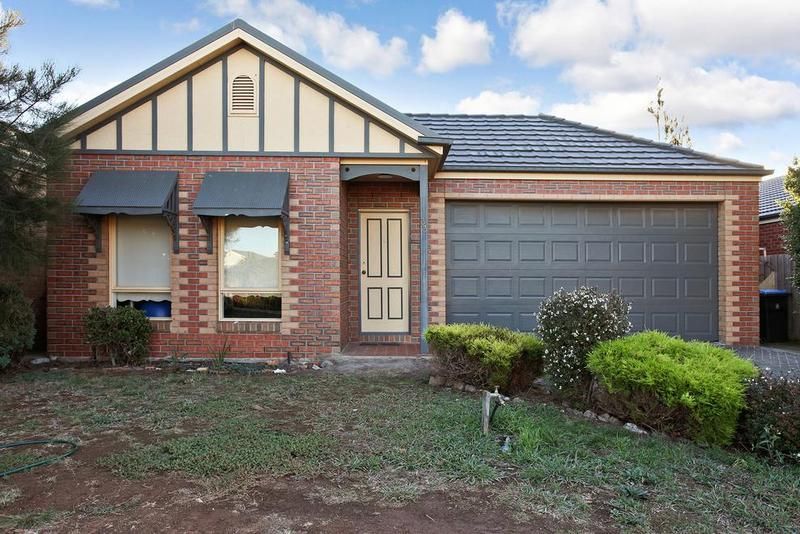 33 Beaumont Drive, Point Cook VIC 3030