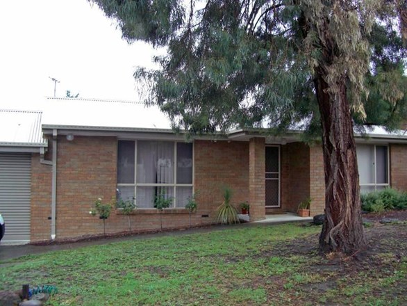 3 Langdale Drive, Croydon Hills VIC 3136